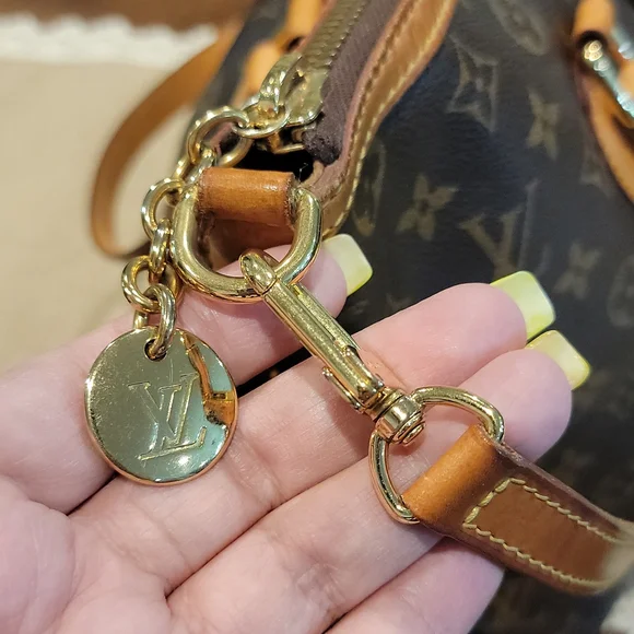 🎉SOLD🎉  Authentic Louis Vuitton Palermo MM bag - Picture 10 of 15